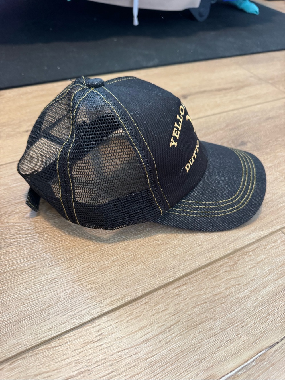 Yellowstone Dutton Ranch black mesh trucker hat One Size - Picture 3 of 7
